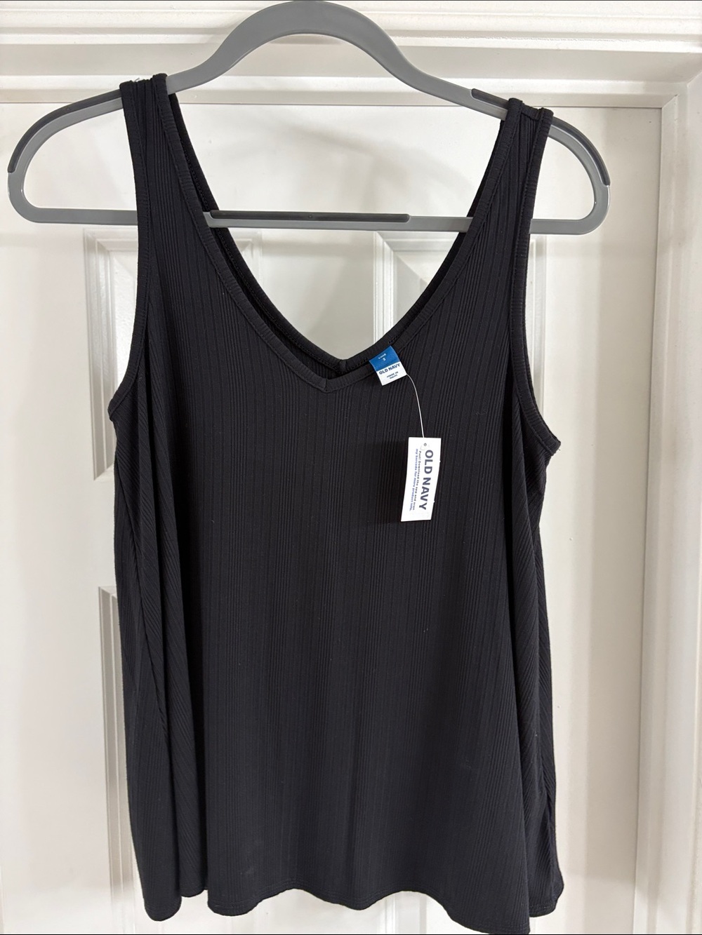 NWT!! Old Navy Black Ribbed V-Neck Tank. Black Jack Color. Sz S.